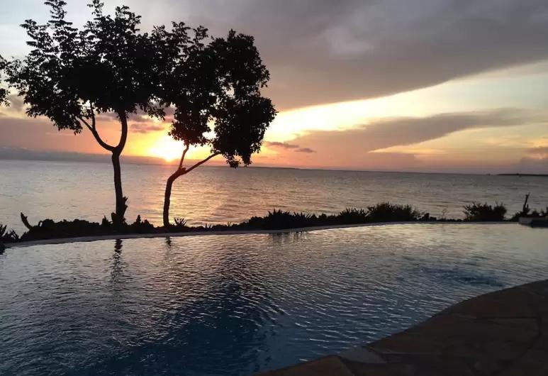 Hotel Bamboo Bungalows *